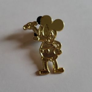 Disney trading pins